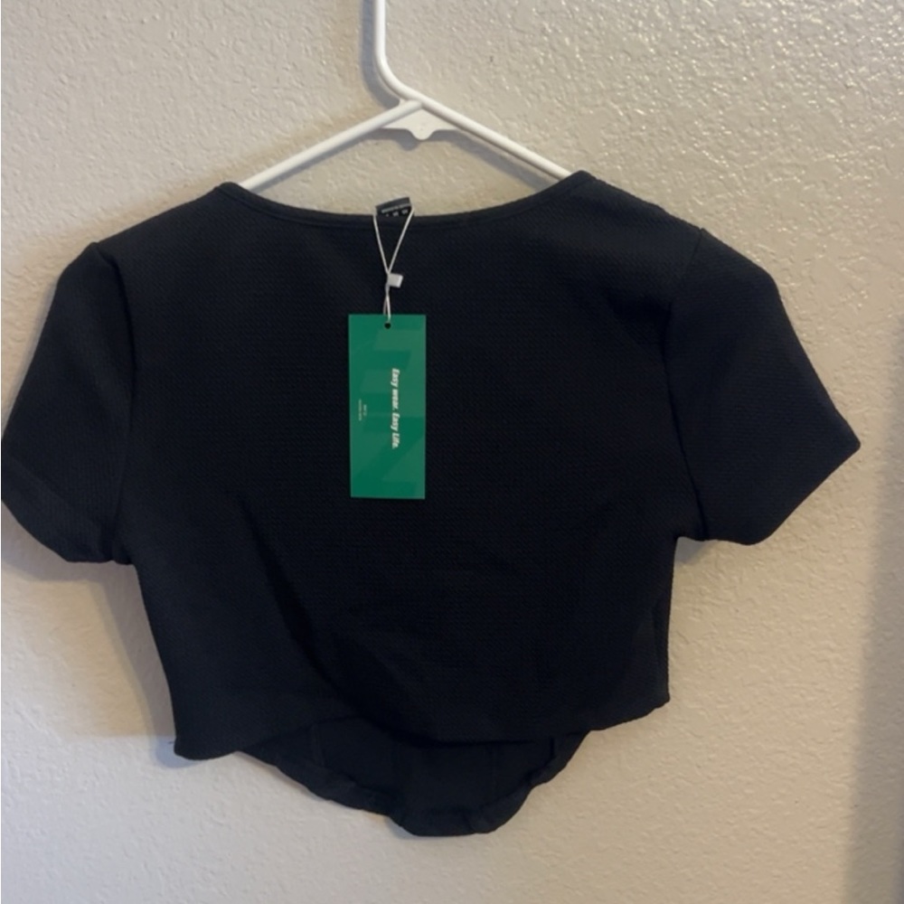 Black cropped top
